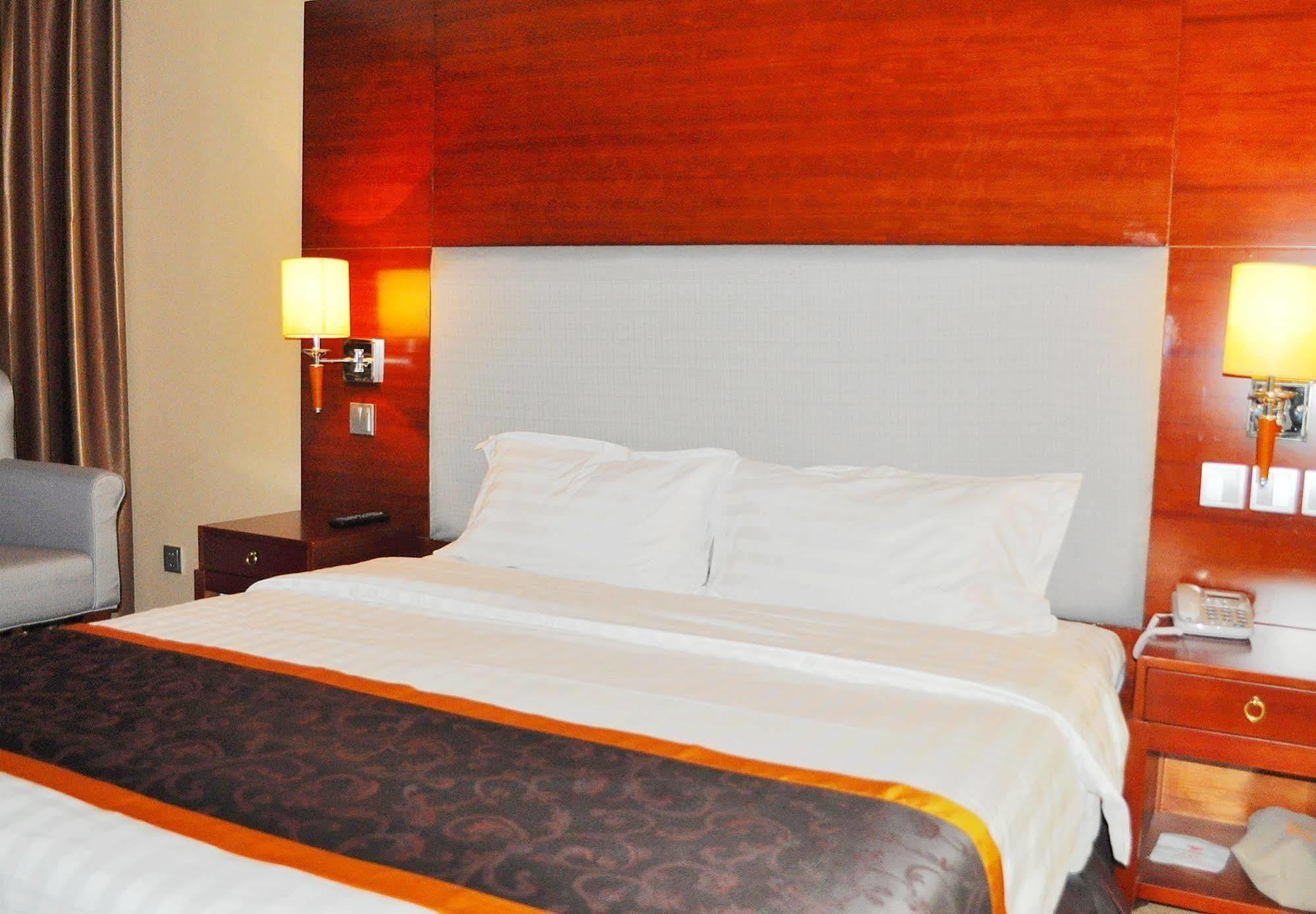 Changchun Ya Tai Hotel Esterno foto
