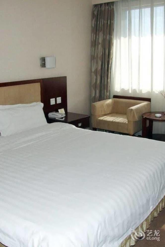Changchun Ya Tai Hotel Esterno foto